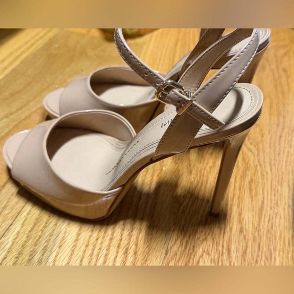 Women's Gianni Bini Heels
